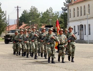 Σκόπια: Πολίτες καλούσαν τον πρόεδρο Ιβάνοφ να βγάλει το στρατό στους δρόμους